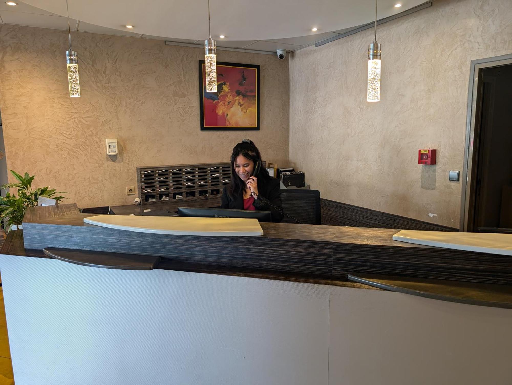 和田餐厅酒店 加龙河畔波泰 外观 照片